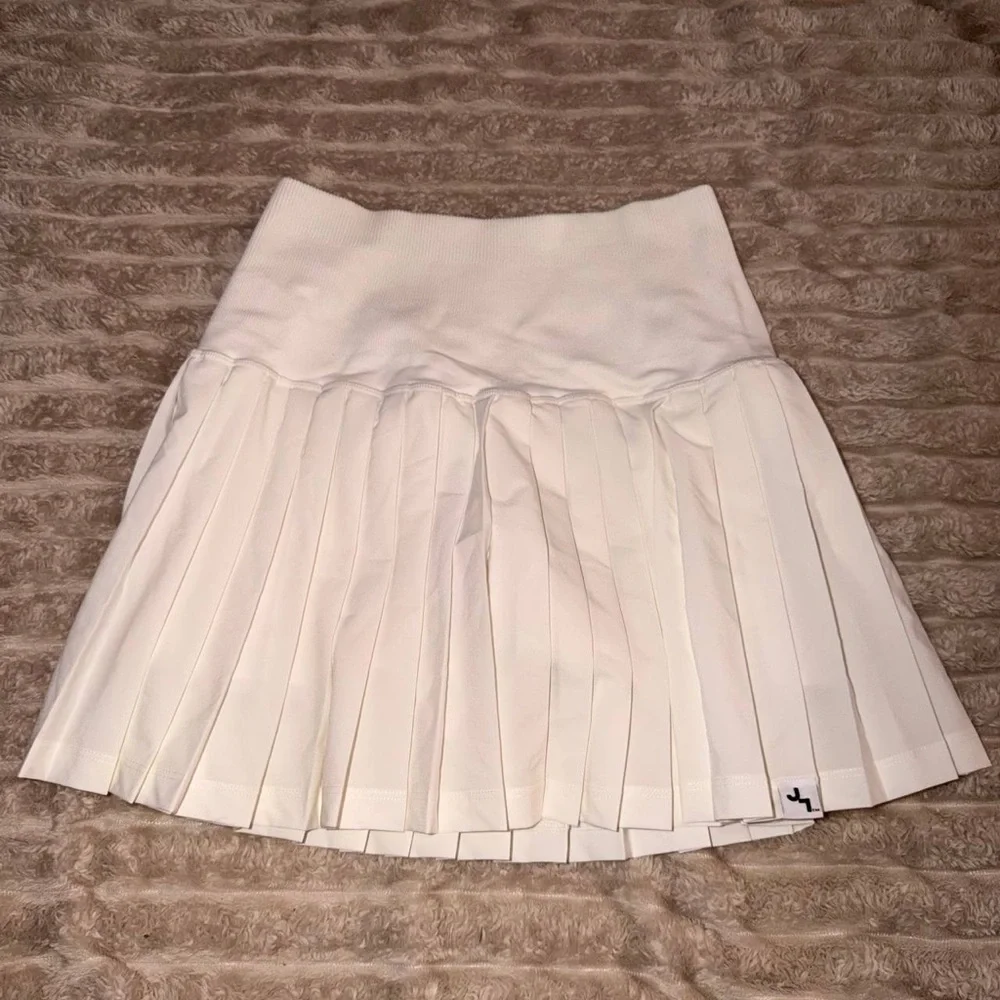 JoyLab White Pleated Mini Skort - Picture 3 of 6